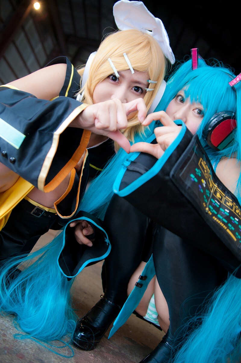 [Cosplay]   cos制服双姐妹